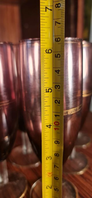 6 copas licor de color violeta de los años 40s