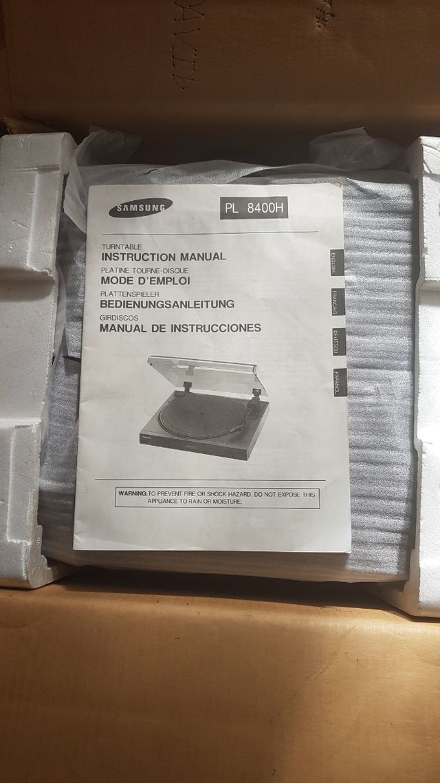 SE VENDE PLATÓ  DE VINILO