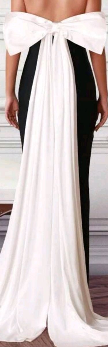 Vestido largo palabra honor y lazo trasero