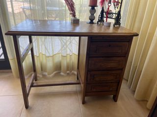 escriptori petit restaurat / escritori antiguo