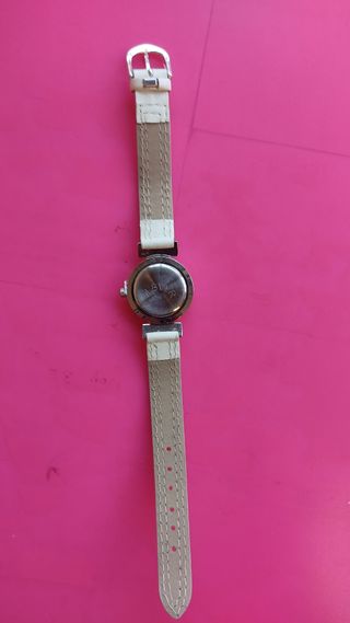 Reloj blanco