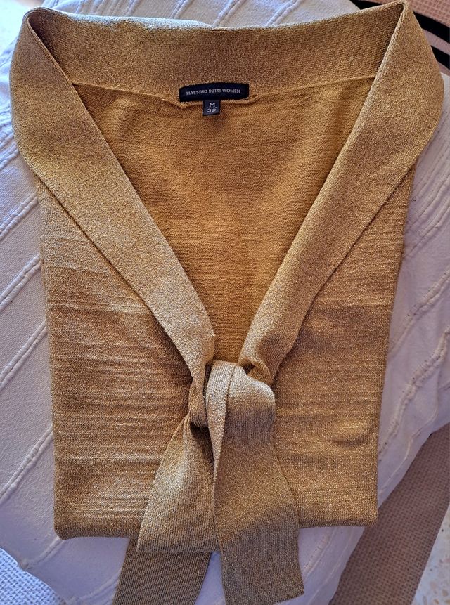 BLUSA DORADA MASSIMO DUTTI.