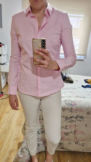 Camisa rosa de Srradivarius