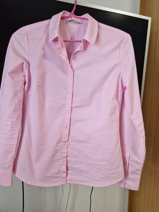 Camisa rosa de Srradivarius