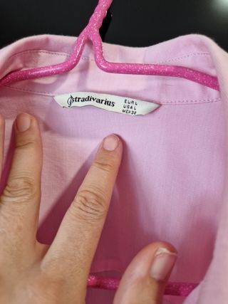 Camisa rosa de Srradivarius