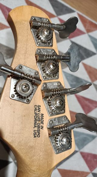 Bajo Music Man Stingray 5