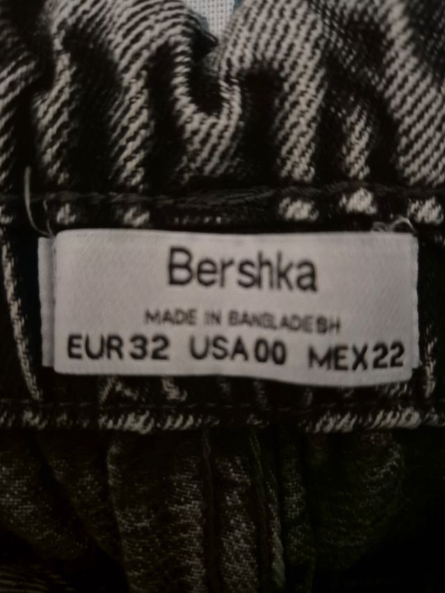 Short Vaquero Gris de Bershka