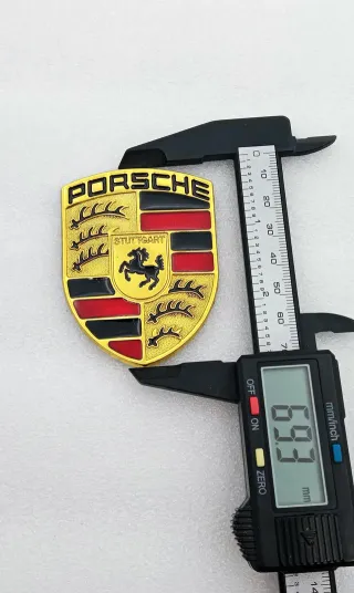 EMBLEMA ESCUDO PORSCHE 69x51mm 