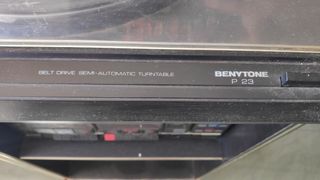 Equipo de música con tocadiscos Benytone