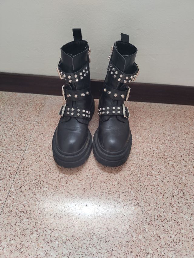 Bota roquera. Tachuelas