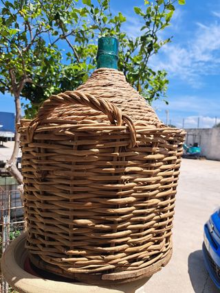 Contenitore per liquidi