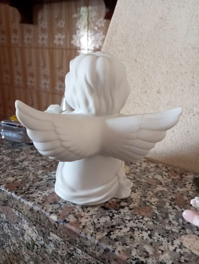 Angelo di porcellana.