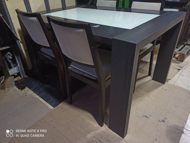 Mesa comedor y sillas