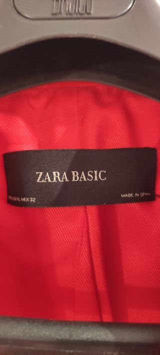 Traje smoking rojo Zara. Talla L