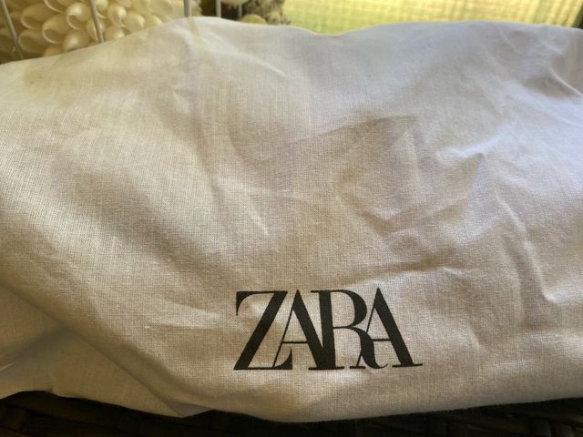 Zapato bajo tipo pala de Zara