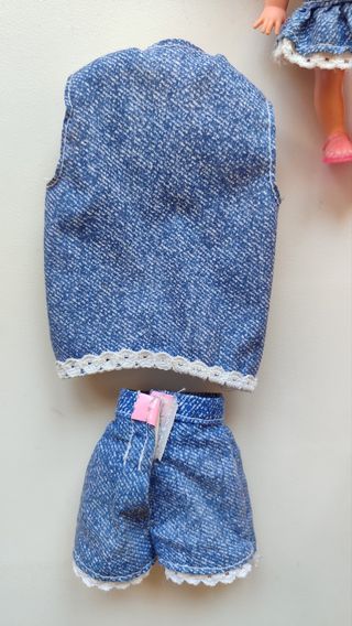 Barbie y Kelly strolling fun