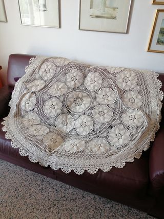 Tovaglia rotonda  170 cm. all'uncinetto