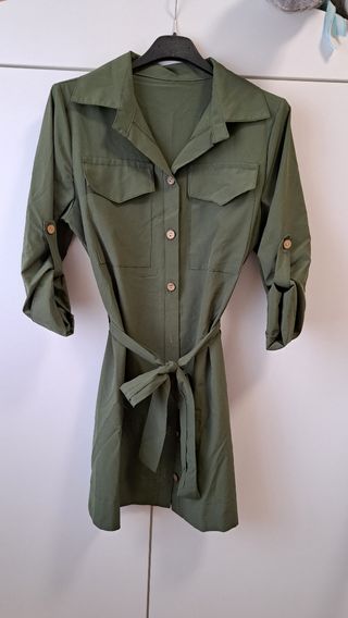 Maxi camicia verde militare con cinta 