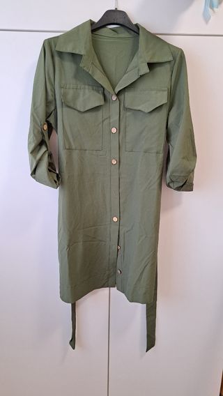 Maxi camicia verde militare con cinta 