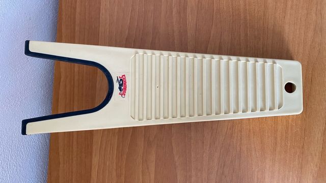 Leva stivali con raschietto