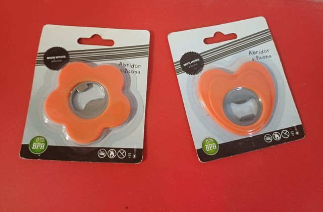 Abridor en forma de  corazón. 2x 1 €