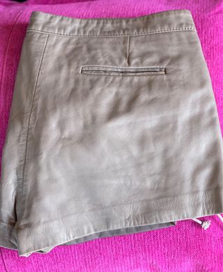 Short de piel de color marròn