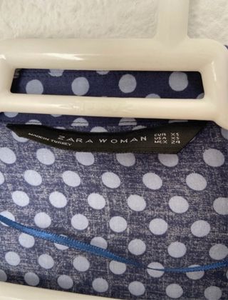 Camisa lunares de Zara