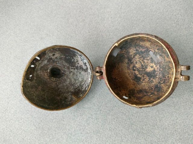 Antico contenitore in bronzo indiano