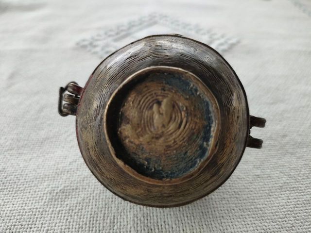 Antico contenitore in bronzo indiano