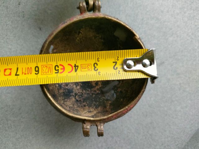 Antico contenitore in bronzo indiano