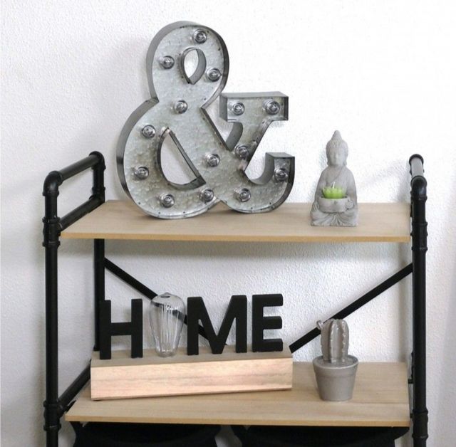 Carta para casa com luz de liquidação