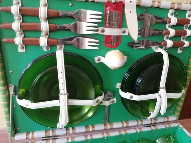 Maleta picnic con camping gas vintage