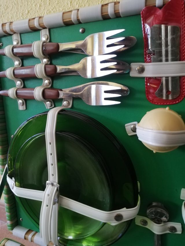 Maleta picnic con camping gas vintage