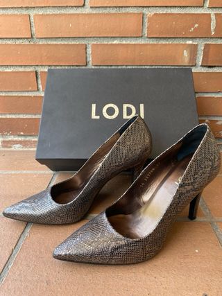 TACONES
