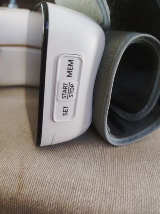 Misuratore di pressione da polso
