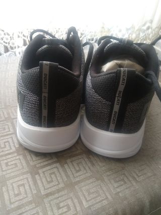 scarpe sportive 