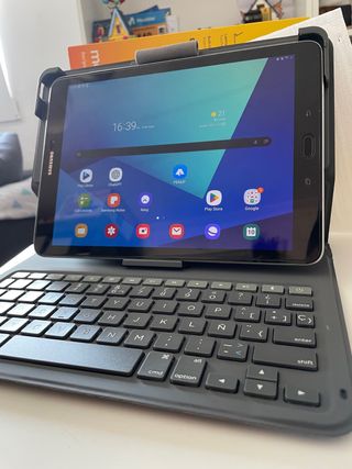 Funda con teclado para tablet bluetooth