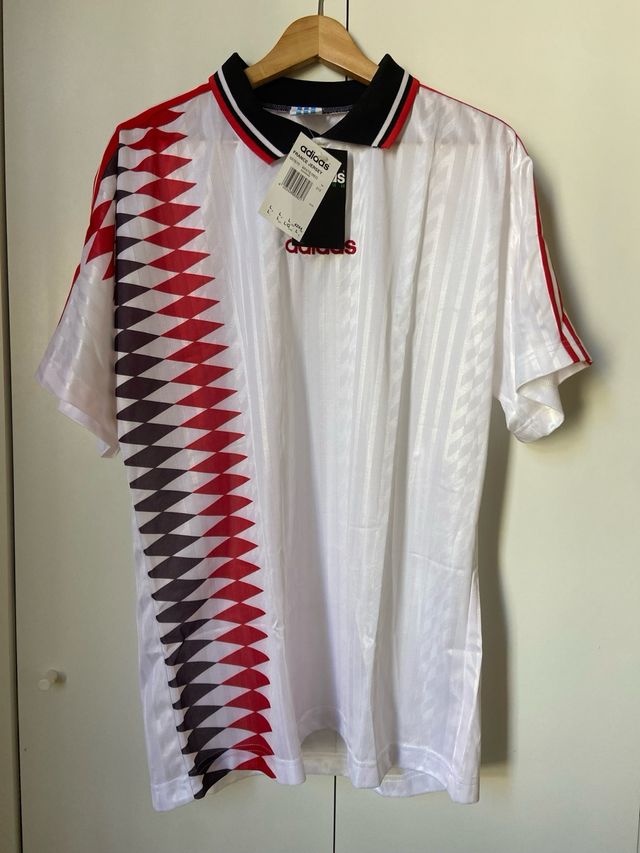 Camiseta Adidas Retro años 90 Nueva