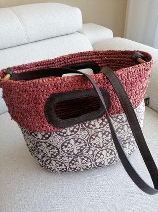 Capazo de rafia y tela