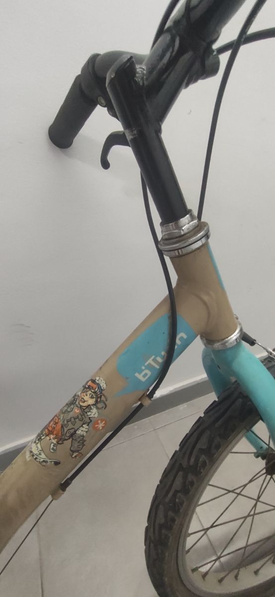 Bicicleta  decatlon rueda 20" + regalo casco