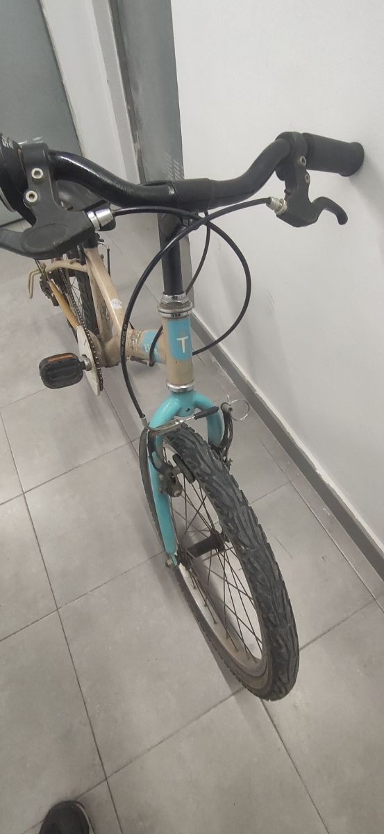 Bicicleta  decatlon rueda 20" + regalo casco