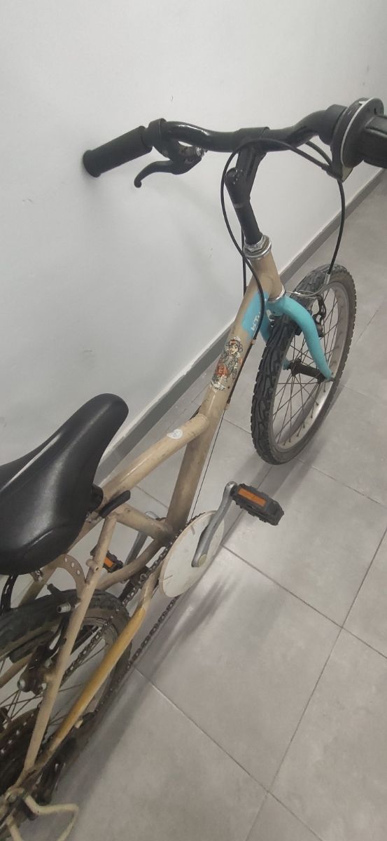 Bicicleta  decatlon rueda 20" + regalo casco