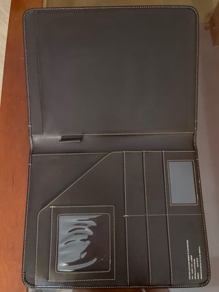 Maletín y carpeta portadocumentos