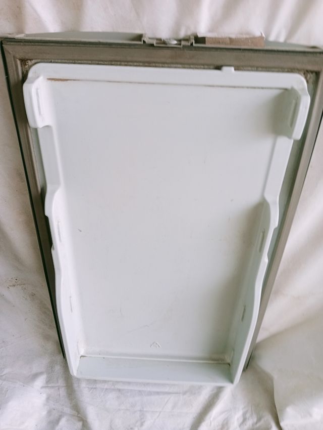 Puerta nevera caravana