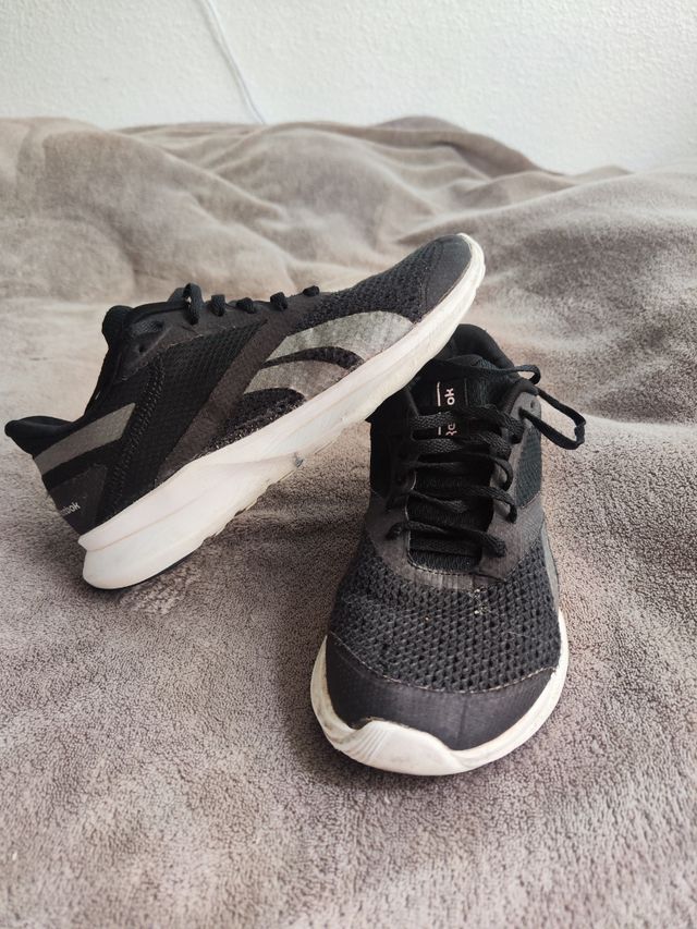 Zapatillas negras Reebok