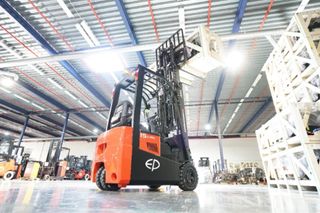 Carretilla elevadora electronica de litio