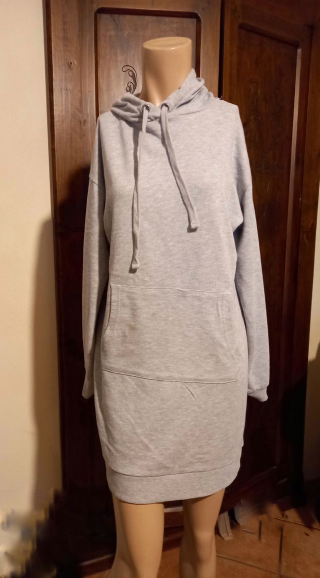 Vestito in felpa leggera con cappuccio