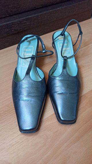 Sandalias de tacón con punta