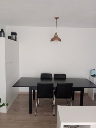 Mesa y sillas comedor