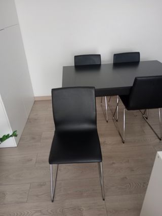 Mesa y sillas comedor